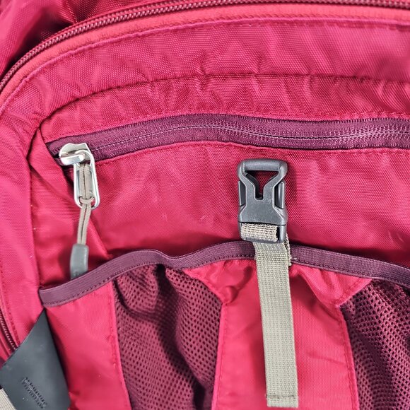 The North Face Recon Backpack – Red / Maroon – Classic Daypack - Picture 4 of 15